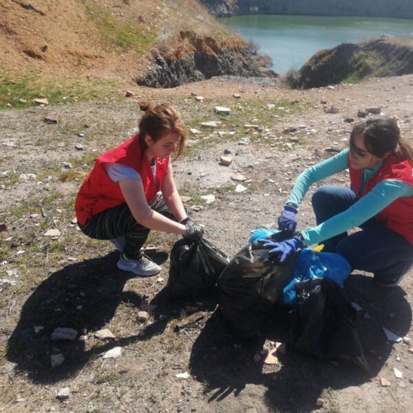 SEO/Birdlife, Ecoembes y Cruz Roja Organizan Jornadas de Limpieza en Entornos Naturales de Castilla-La Mancha