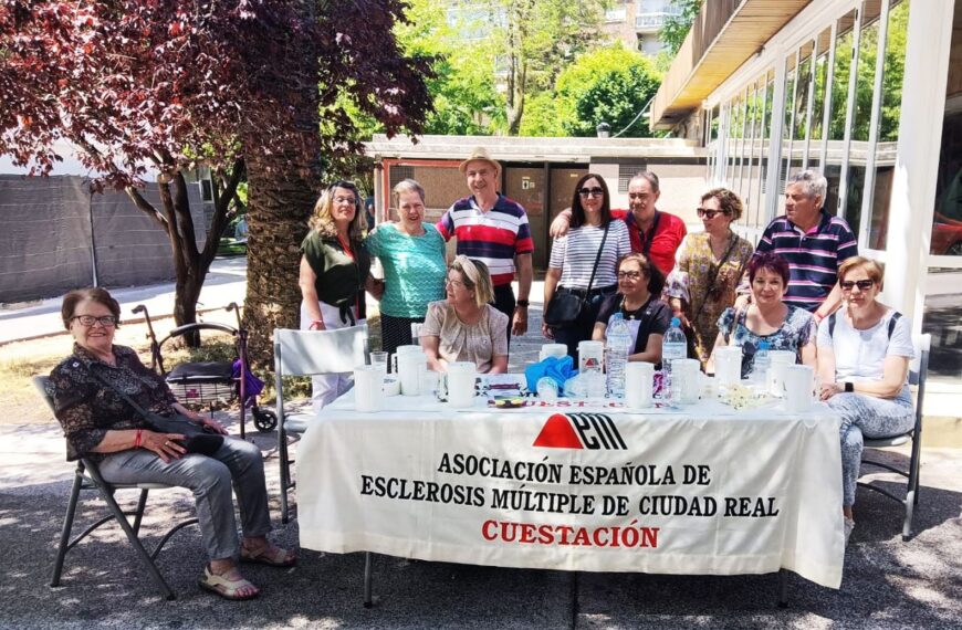 Solidaridad en Puertollano: Apoyo Colectivo en el Día Internacional de la Esclerosis Múltiple
