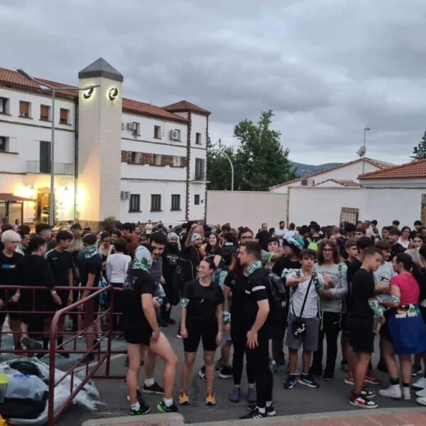 Invasión Nocturna: La Experiencia Survival Zombie Captura a Cientos de Jóvenes Aventureros