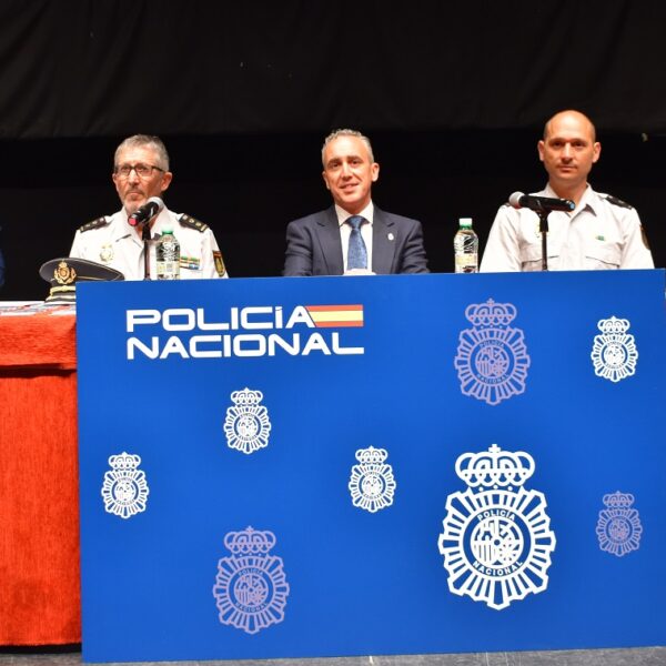 Cerca de 500 Escolares se Gradúan como Ciberexpertos de la Mano de la Policía Nacional