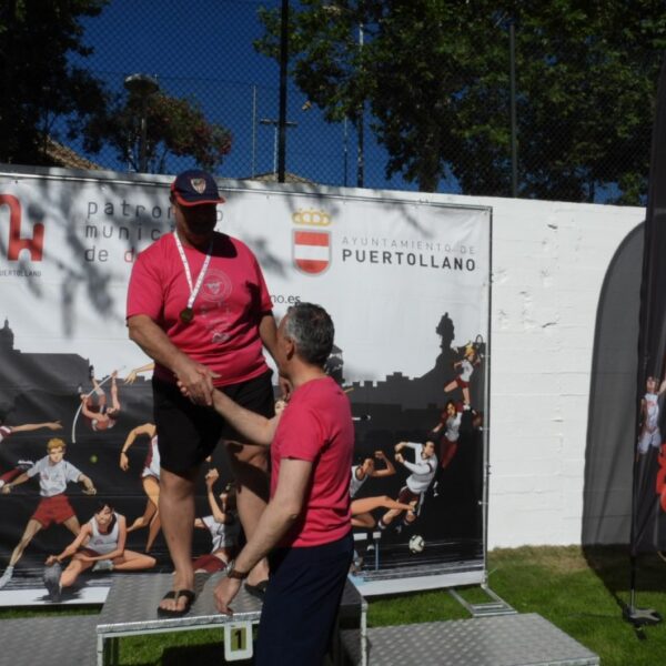 Competición Regional de Natación Máster: Más de 400 Nadadores de 20 Equipos se Enfrentan en la Piscina Luisa Cabañero Este Verano