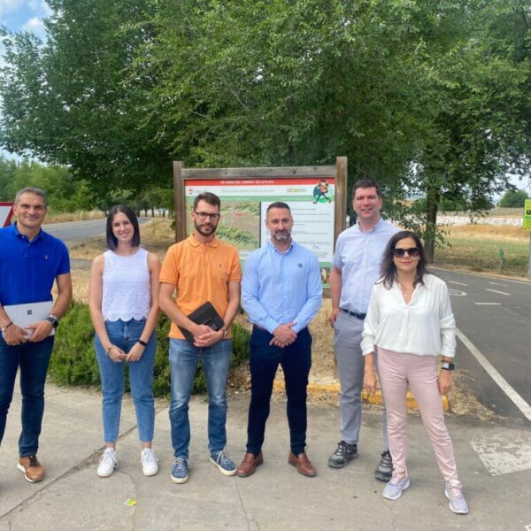 El Alcalde celebra el Día Internacional de la Bicicleta en una reunión con la Fundación de Ferrocarriles Españoles