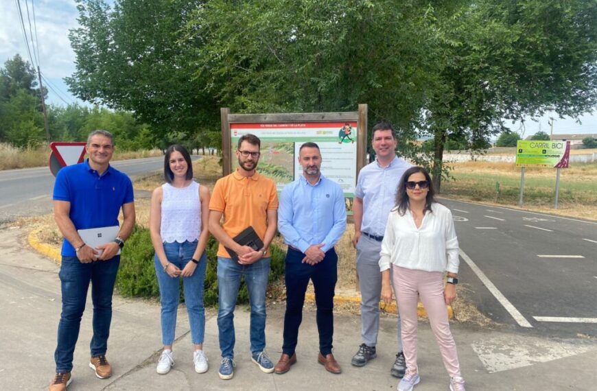 El Alcalde celebra el Día Internacional de la Bicicleta en una reunión con la Fundación de Ferrocarriles Españoles