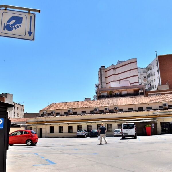Inicio de Procedimientos para la Impermeabilización del Estacionamiento del Mercado Local