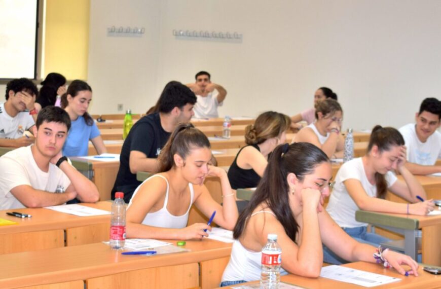 Jóvenes de Puertollano Inician la Etapa de Exámenes para el Ingreso Universitario