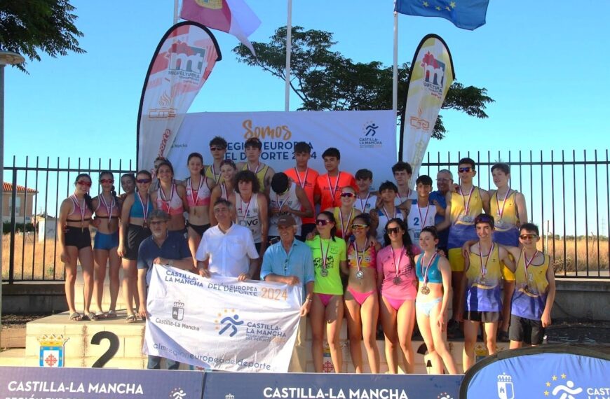 El Gobierno regional felicita a los dos equipos de la provincia clasificados para el Campeonato de España de Voley Playa en edad escolar