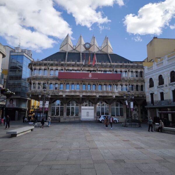 Ciudad Real Exige al Gobierno y Renfe Preservar el Enlace con Granada y Potenciar el Servicio Avant