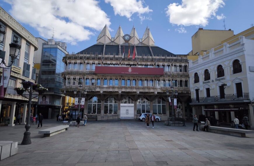 Ciudad Real Exige al Gobierno y Renfe Preservar el Enlace con Granada y Potenciar el Servicio Avant