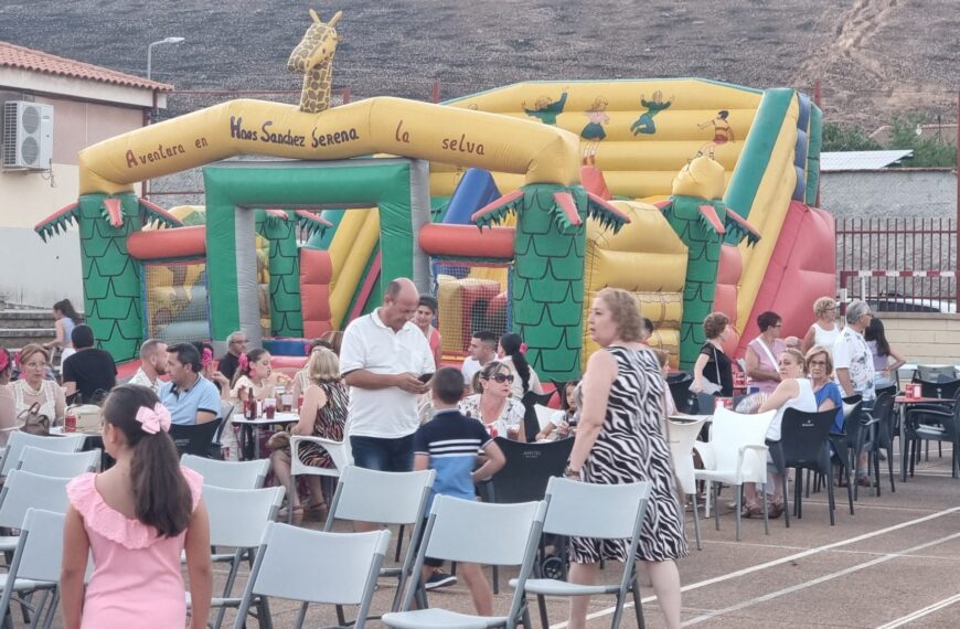 Festividades Veraniegas Engalanan El Carmen: Una Celebración de Tradición y Alegría