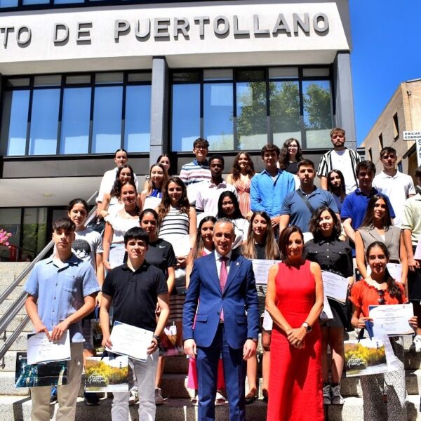 Honores Destacados a Treinta Estudiantes Sobresalientes con Matrículas de Honor