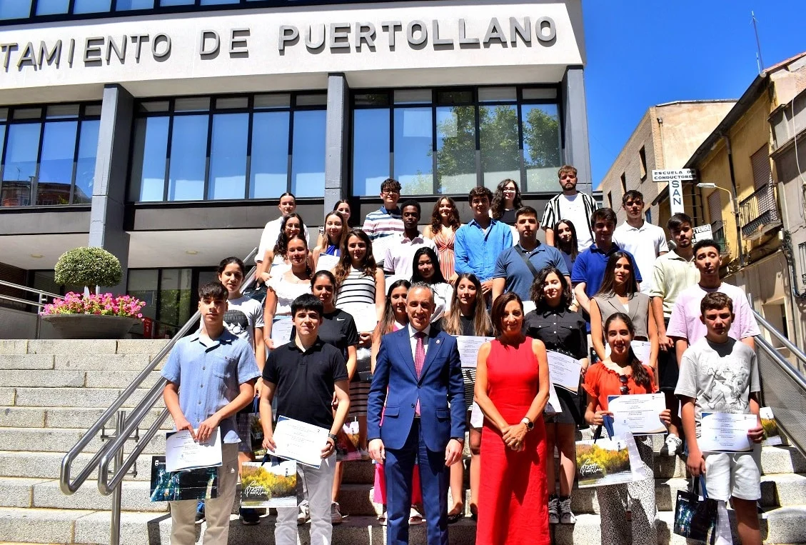 Honores Destacados a Treinta Estudiantes Sobresalientes con Matrículas de Honor