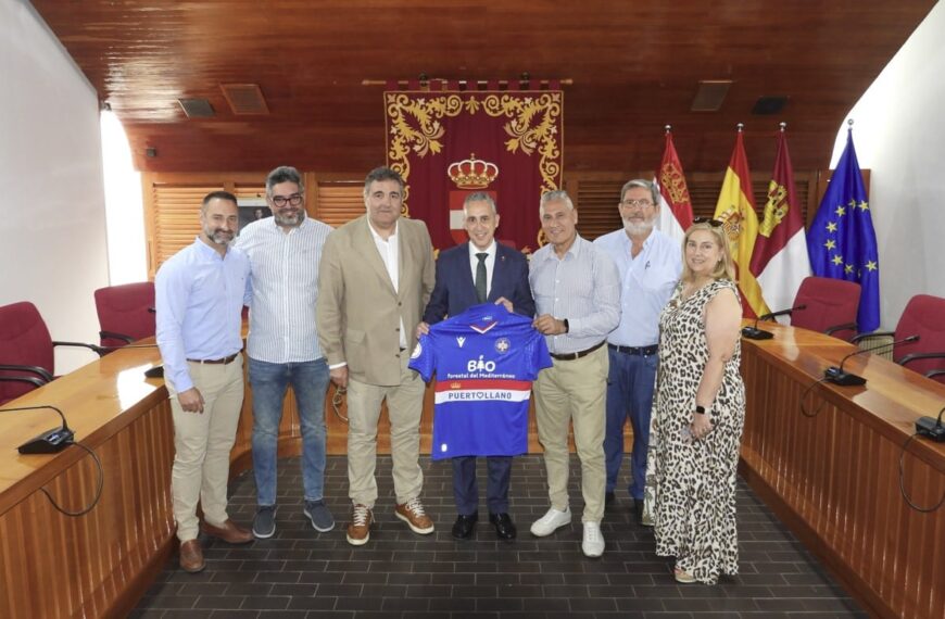 Objetivos de cara a la próxima temporada: La renovada Junta Directiva del Calvo Sotelo expone sus planes al Alcalde