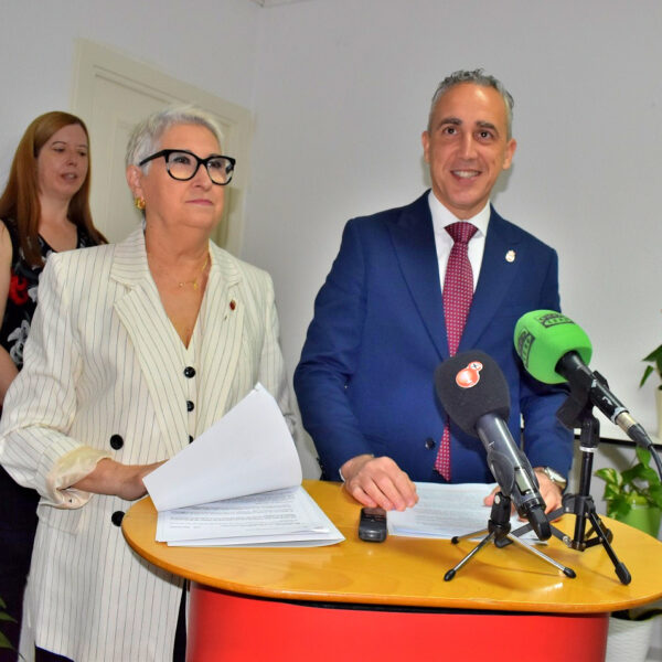 Servicios Sociales lanza una iniciativa innovadora de acompañamiento para personas mayores con un incremento presupuestario de 30.000 euros