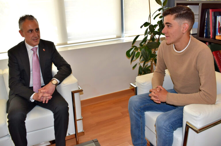 Unai Naranjo Mateo, Talento de Puertollano, Busca la Gloria en la Final de 5000 Metros del Mundial Sub 20 de Atletismo