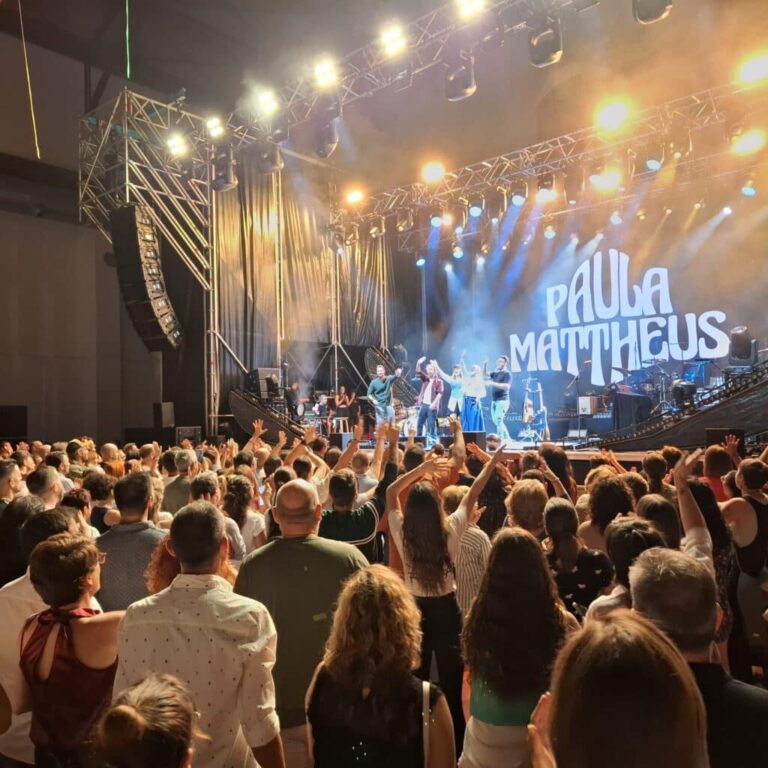 El directo de María Rozalén congrega a casi dos mil espectadores