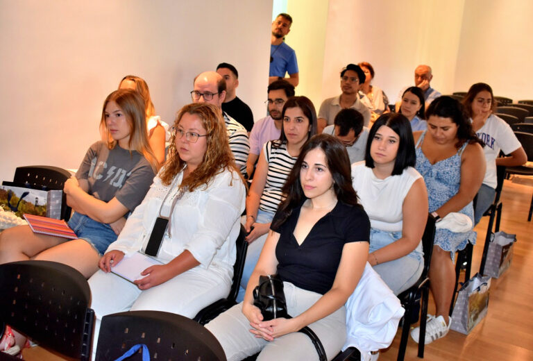 Impulso a la Vinculación Empresarial: El Ayuntamiento Promoverá Másteres Especializados para Potenciar la Actividad Universitaria