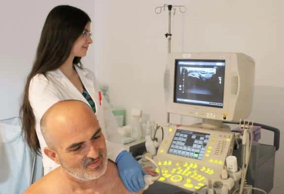 El Hospital de Puertollano presenta su nueva unidad de diagnóstico y tratamiento mínimamente invasivo de patologías osteoarticulares