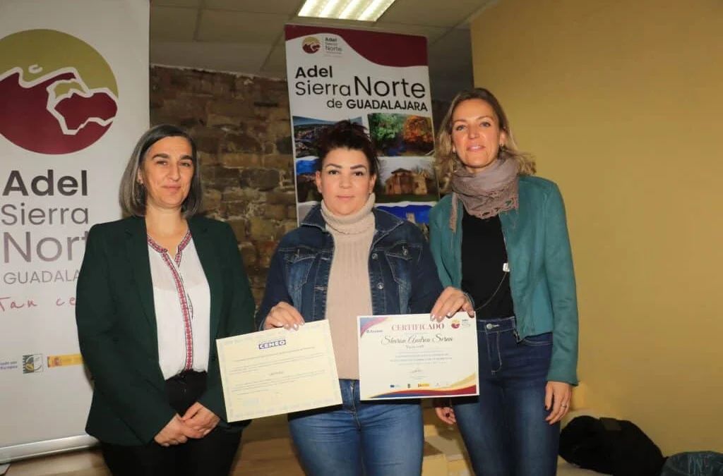ADEL forma a 13 alumnos en mantenimiento y limpieza de alojamientos, especialidad con gran demanda laboral en la Sierra Norte