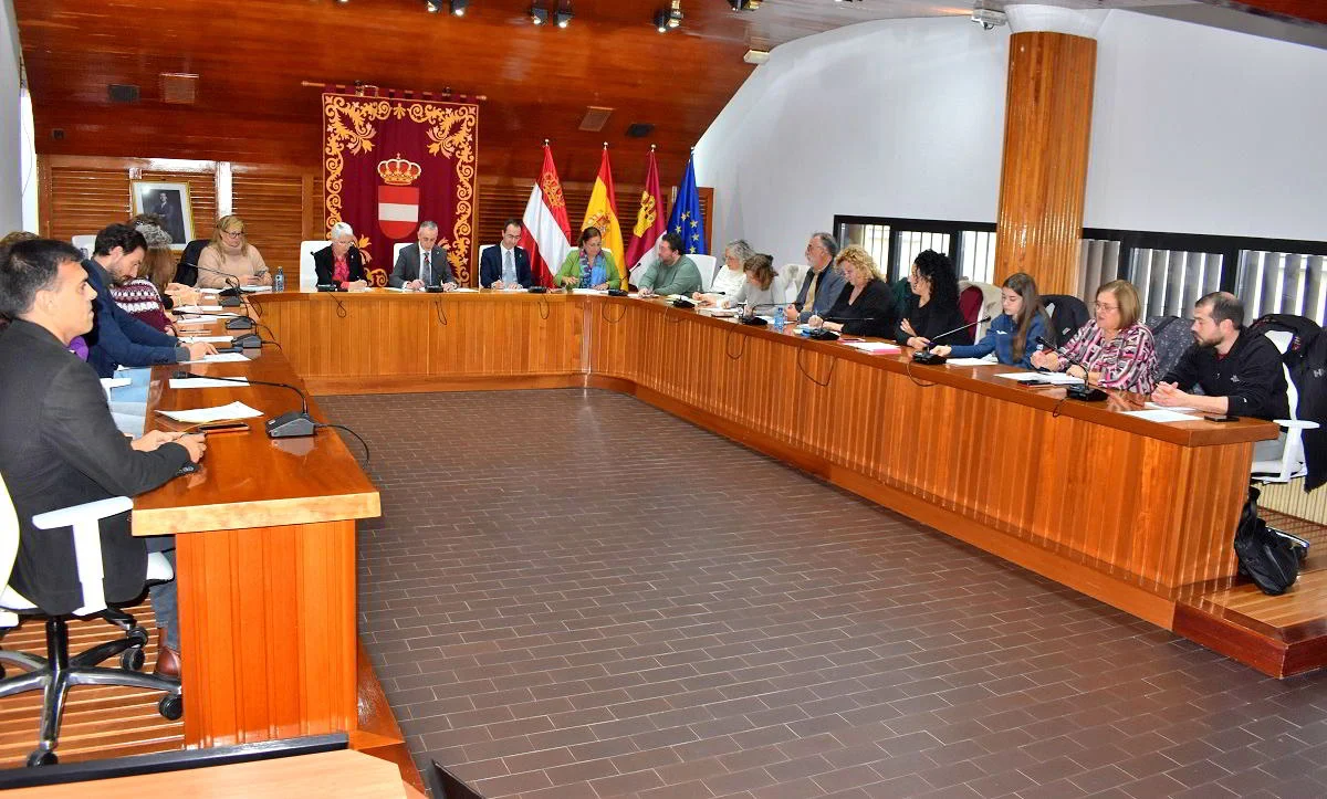Coordinación Reforzada e Implicación de Centros Educativos: Estrategia Renovada de la Mesa de Absentismo Escolar para Mejorar Resultados