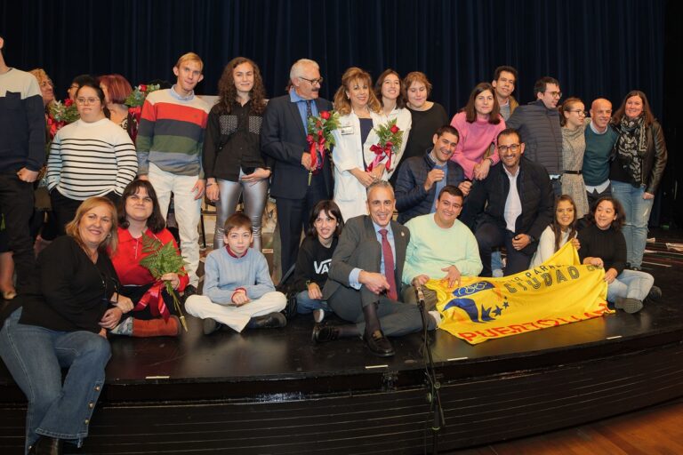 Torre de Damas en Escena: Noche de Teatro de Barrio para Apoyar al Club Paralímpico