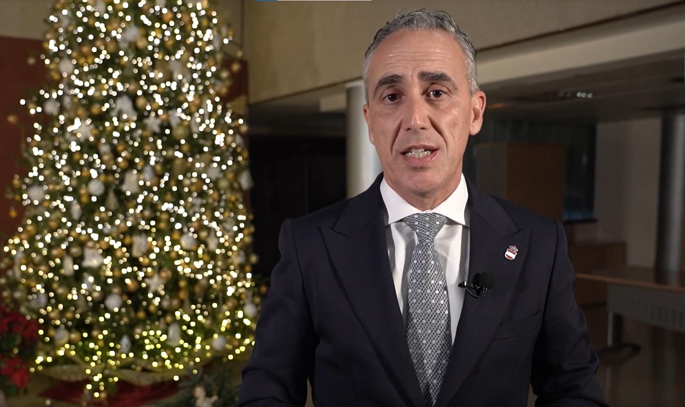 El Llamado del Alcalde de Puertollano a Imaginar un Futuro Brillante en su Mensaje Navideño