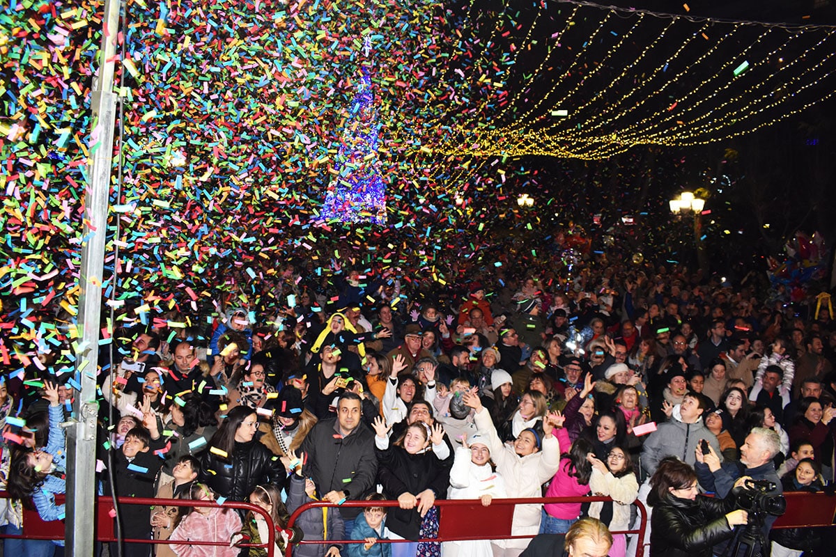 Ilusión y Magia en Puertollano: La Ciudad Celebra la Noche de Reyes con Gran Expectación