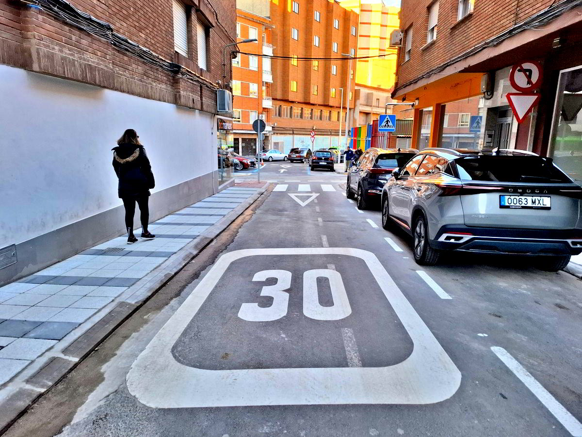 Reorganización Urbana: Alejandro Prieto estrena isleta de parkings y Menéndez Pelayo invierte su flujo vehicular