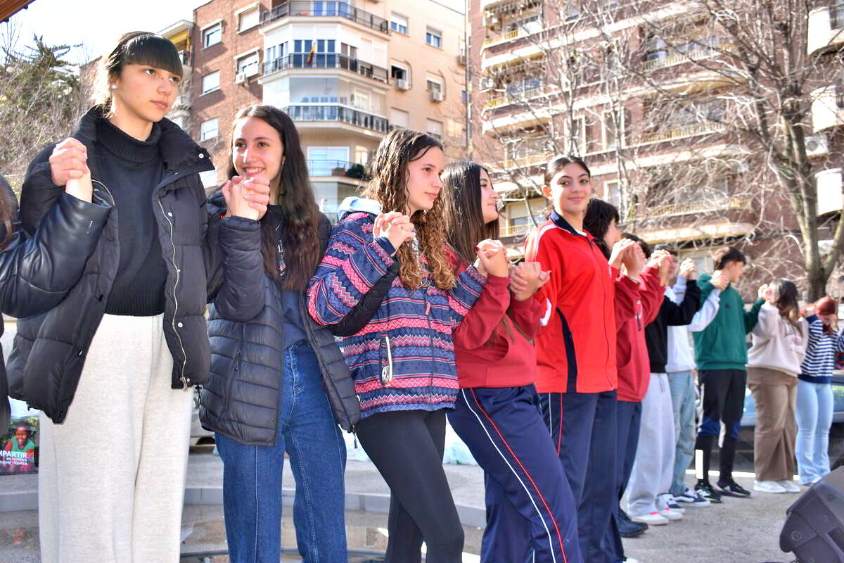 Encuentro intercolegial para el Bocadillo Solidario de Manos Unidas con la participación de estudiantes de María Inmaculada, Salesianos y San José