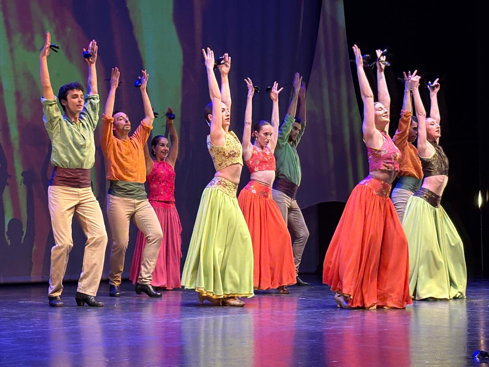 Escenario Artístico: Un Auditorio Rebosante de Creatividad y Talentos