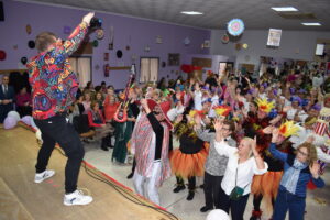 Fervor Carnavalesco: Efervescencia y Comunidad en los Barrios
