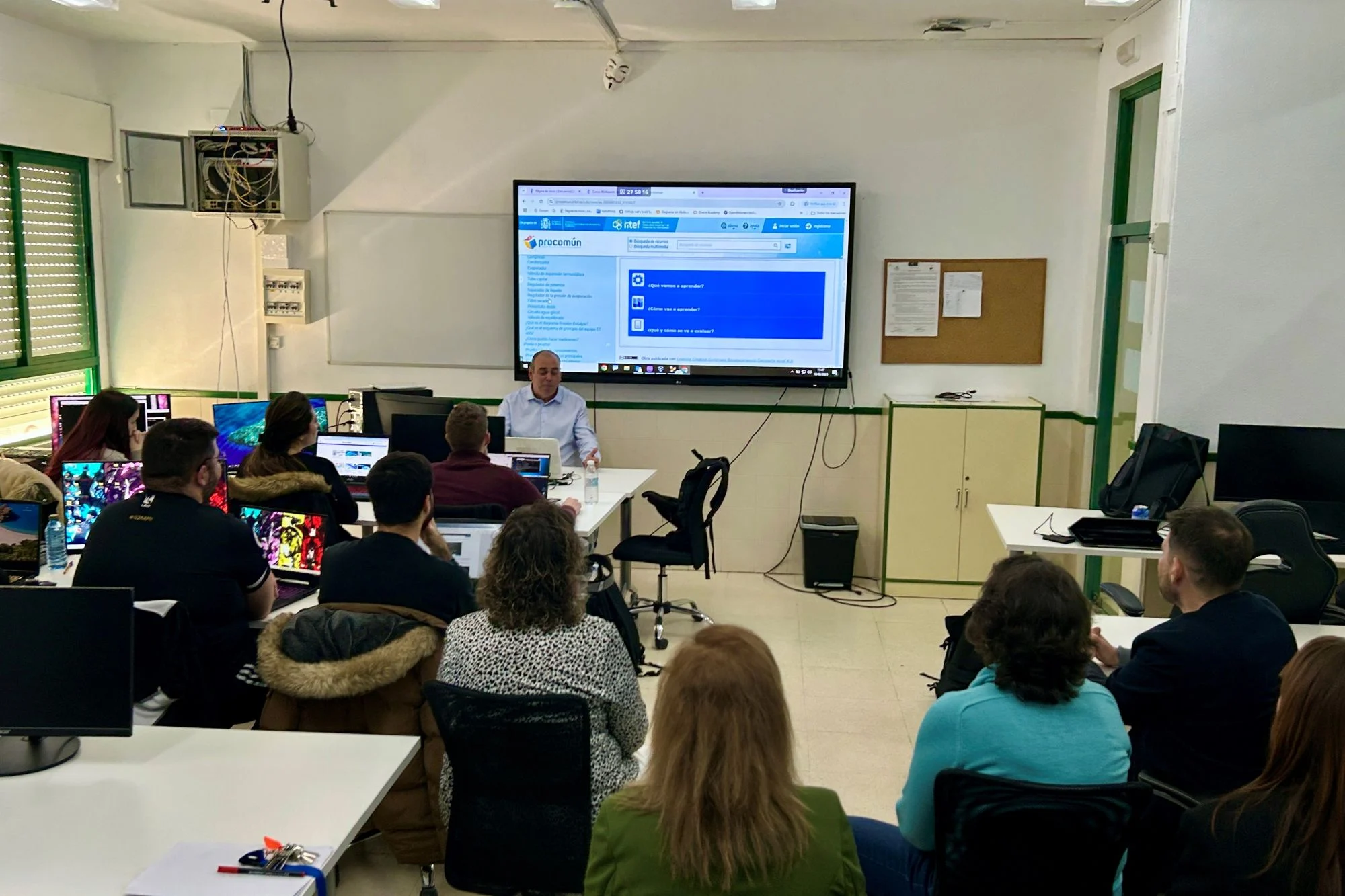 El subdelegado del Gobierno en Ciudad Real conoce el proyecto educativo “REAlizando tu futuro”