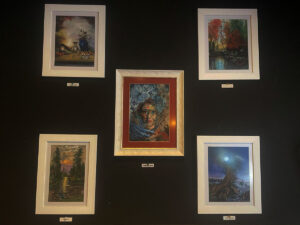 Artfem Respaldó a Carmen Olmo en la Grandiosa Inauguración de su Exposición de Pinturas