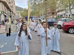 Celebración Dominical en María Auxiliadora: Entre Palmas y Ramas de Olivo, la Tradición Continúa