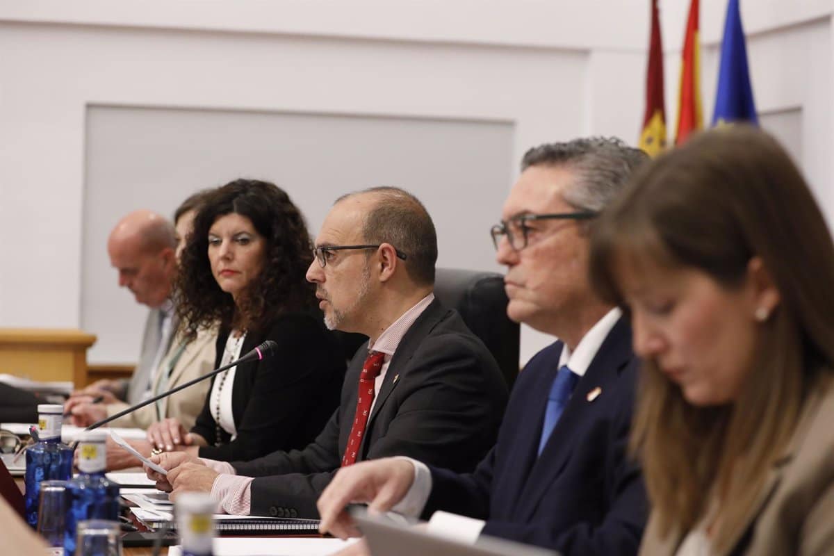 El PP y Vox dibujan una ciudad de Puertollano «abandonada» por la Junta de C-LM, mientras el PSOE les acusa de «mentir»