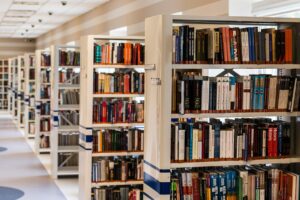 Festejos Literarios para Todas las Edades: La Biblioteca Municipal de Puertollano Conmemora el Día del Libro