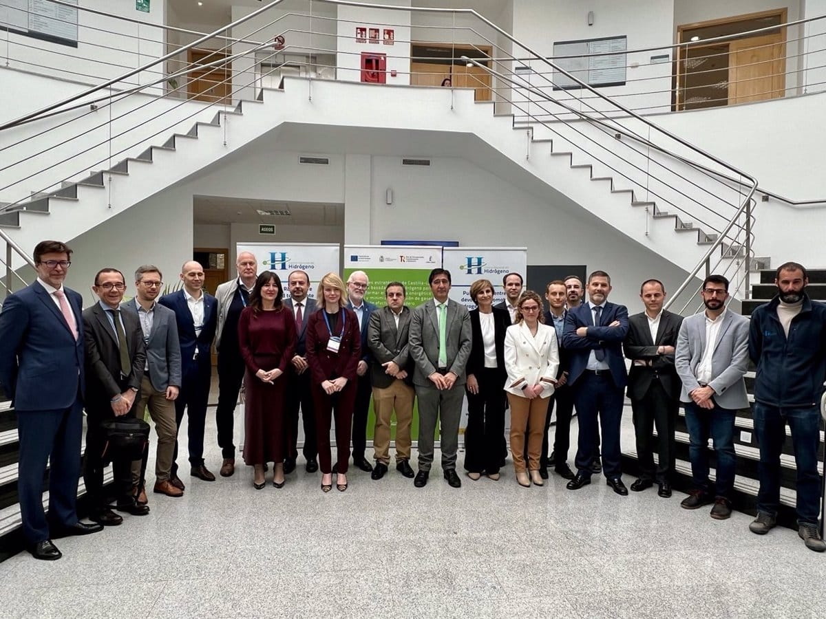 La Junta y Enagás impulsarán desde Puertollano el desarrollo de la gran red troncal para el transporte del hidrógeno