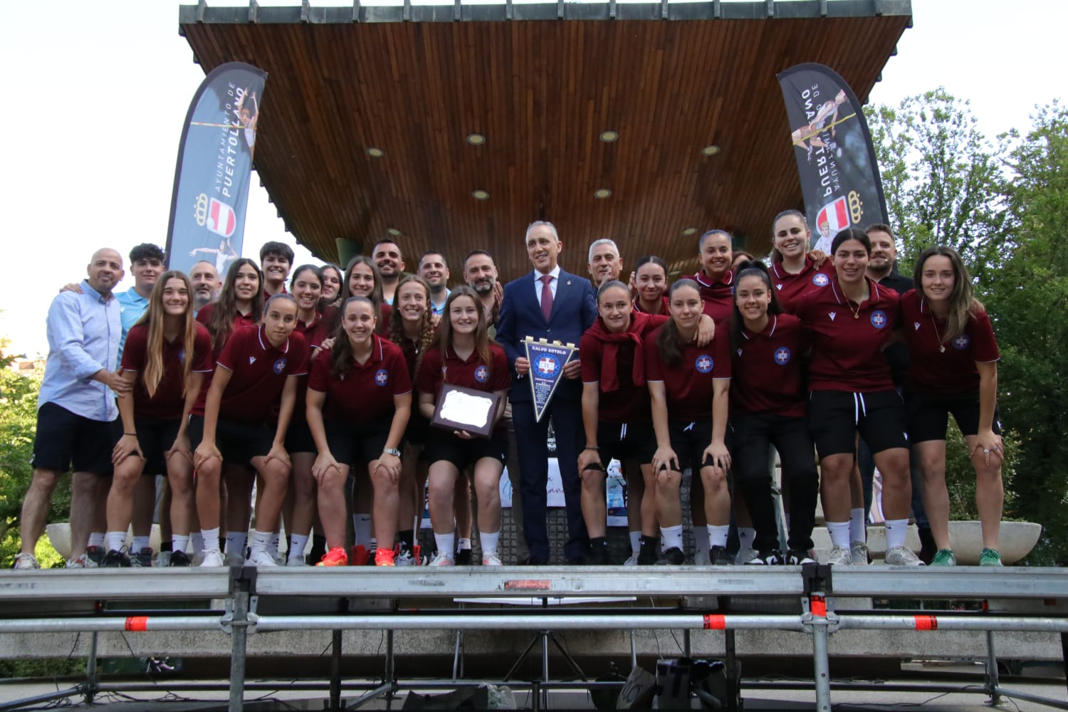 Fiesta de Zumba en el Paseo de San Gregorio para festejar el ascenso del Calvo Sotelo femenino a la 3ª RFEF