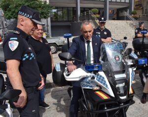 La unidad de motoristas de la Policía Local se amplía con la incorporación de tres modernos escúters