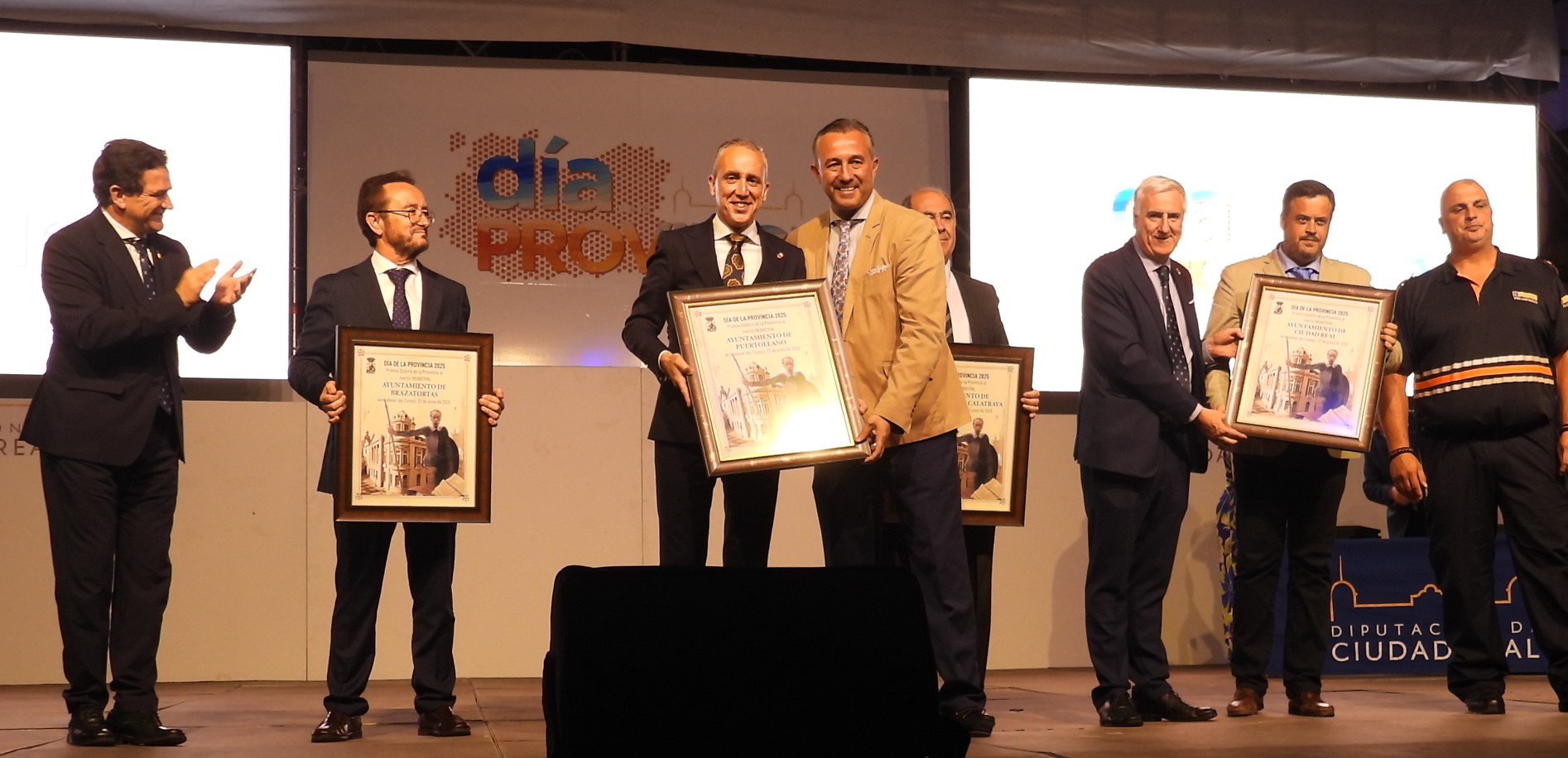 El Alcalde de Puertollano Recibe el ‘Quijote de la Provincia’ en Reconocimiento a su Gestión Durante el Apagón Eléctrico Histórico