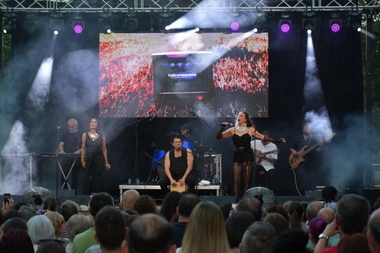Multitud Celebra el Santo Voto con Azúcar Moreno en el Exuberante Paseo de San Gregorio