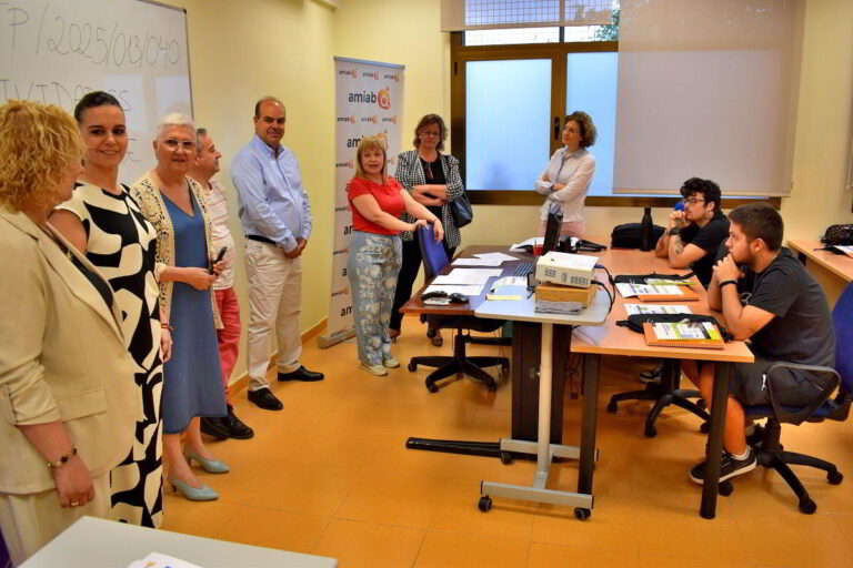 Quince jóvenes alcanzan su primer empleo gracias al curso de inserción laboral de Amiab