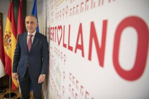 El alcalde de Puertollano se afilia al PP y reafirma su compromiso con los ciudadanos