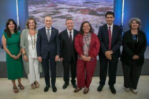 El Empleo de Mujeres en la Industria Aumenta un 82% en la Última Década, Doblándose el Ritmo del Sector