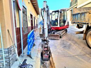 Nueva red en Calle San Pedro amplía suministro de agua en la barriada Santa gracias a iniciativa del Ayuntamiento
