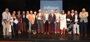 Reconocimiento a la solidaridad: Alcalde galardonado en los Premios AJYPE por su destacada colaboración tras la DANA en Valencia