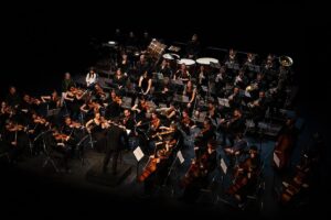 El Alcalde Celebra la Excelencia Musical de Adrián Fernández y la Orquesta Sinfónica de Castilla-La Mancha