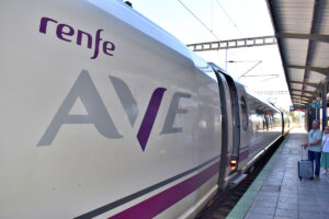 El Alcalde Urgente por la Restauración de Plazas Eliminadas en los Trenes Avant