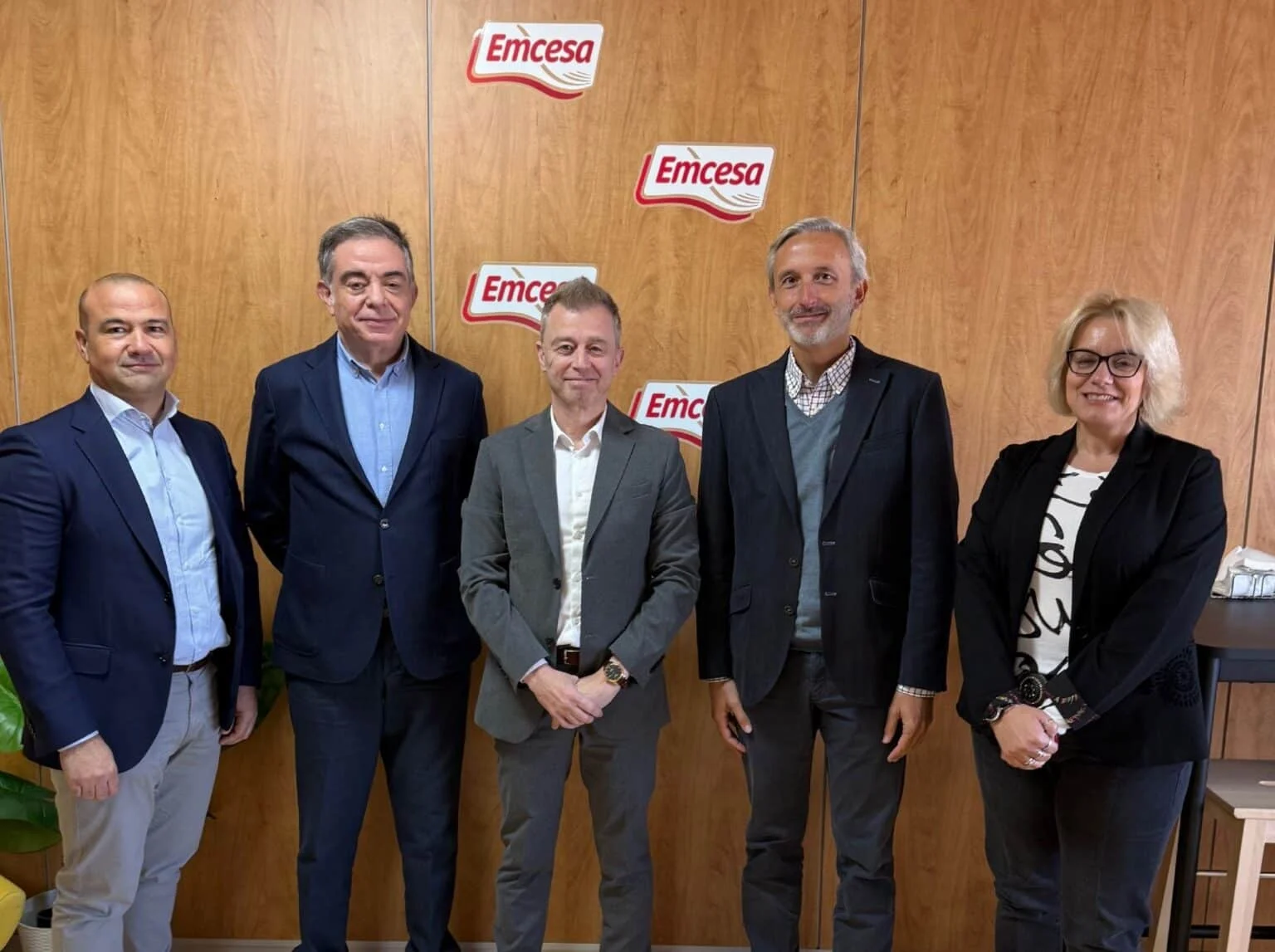 Emcesa recibe la visita de Marcas de Restauración