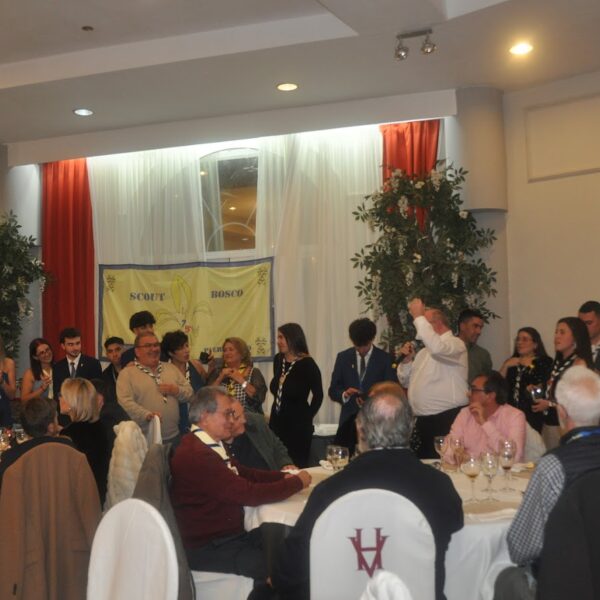 Celebrando Medio Siglo de Compromiso Juvenil: El Alcalde de Puertollano Reconoce la Contribución del Movimiento Scout Católico San Juan Bosco en su 50º Aniversario