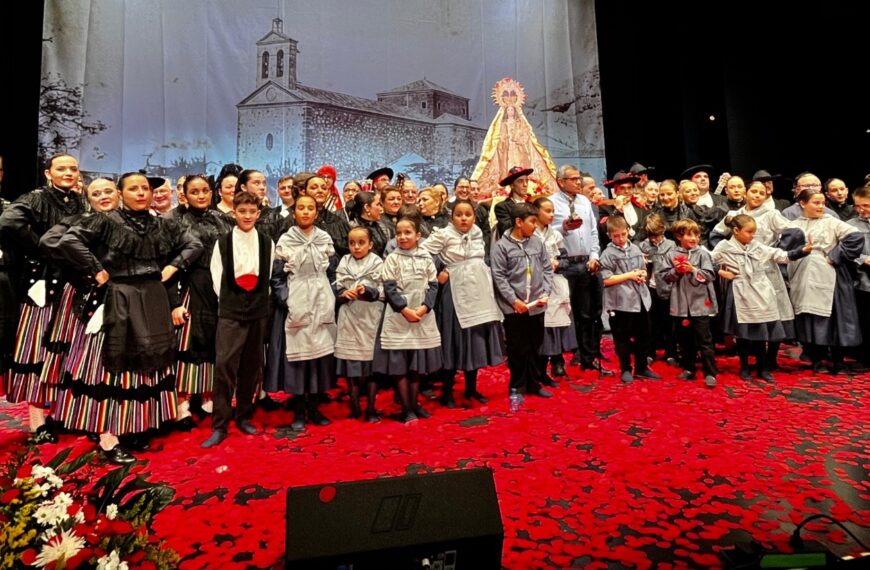 Festival de Folklore ‘Homenaje al Minero’ celebra su 28ª edición con un espectáculo vibrante y lleno de brillo